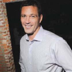 Photo of Warren Roy Photo of Warren Roy