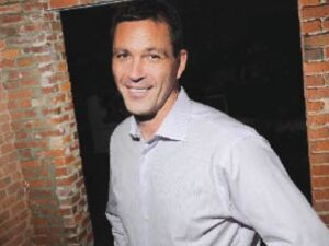 Photo of Warren Roy Photo of Warren Roy